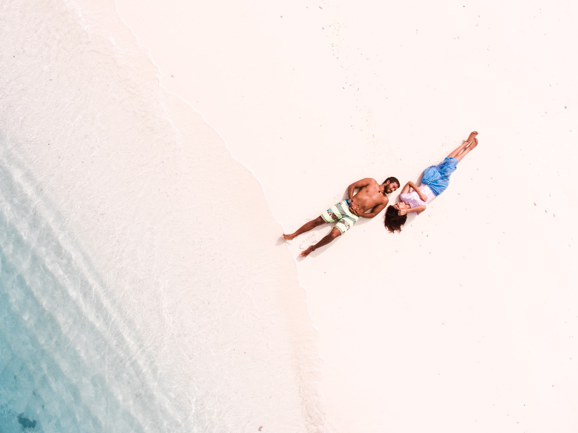 5 formas de demostrar amor durante un viaje a la playa